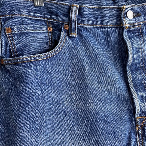 Levi's 501xx Men's Jeans Size 40x32 Red Tag Classic Button Fly Straight Med Wash - Picture 8 of 15